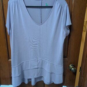 Womens Short Sleeve top, size Large